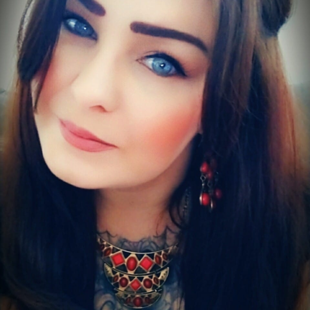 Meet your Posher, Angela